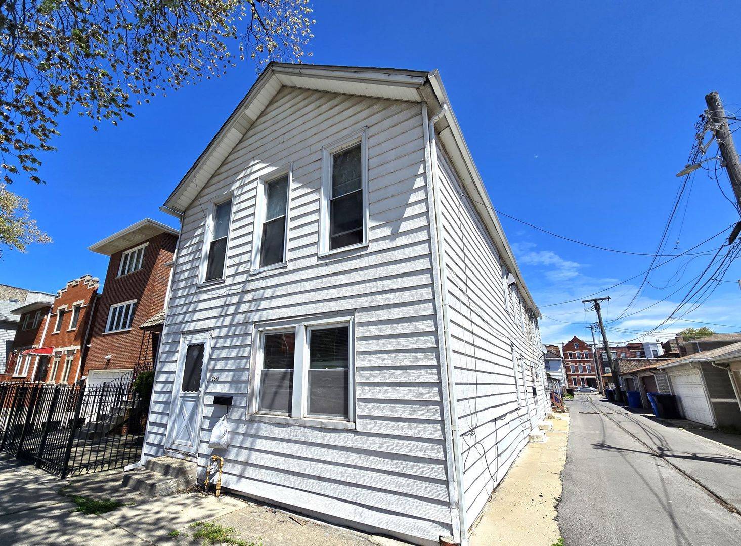 2631 S Shields AVE, Chicago, IL 60616