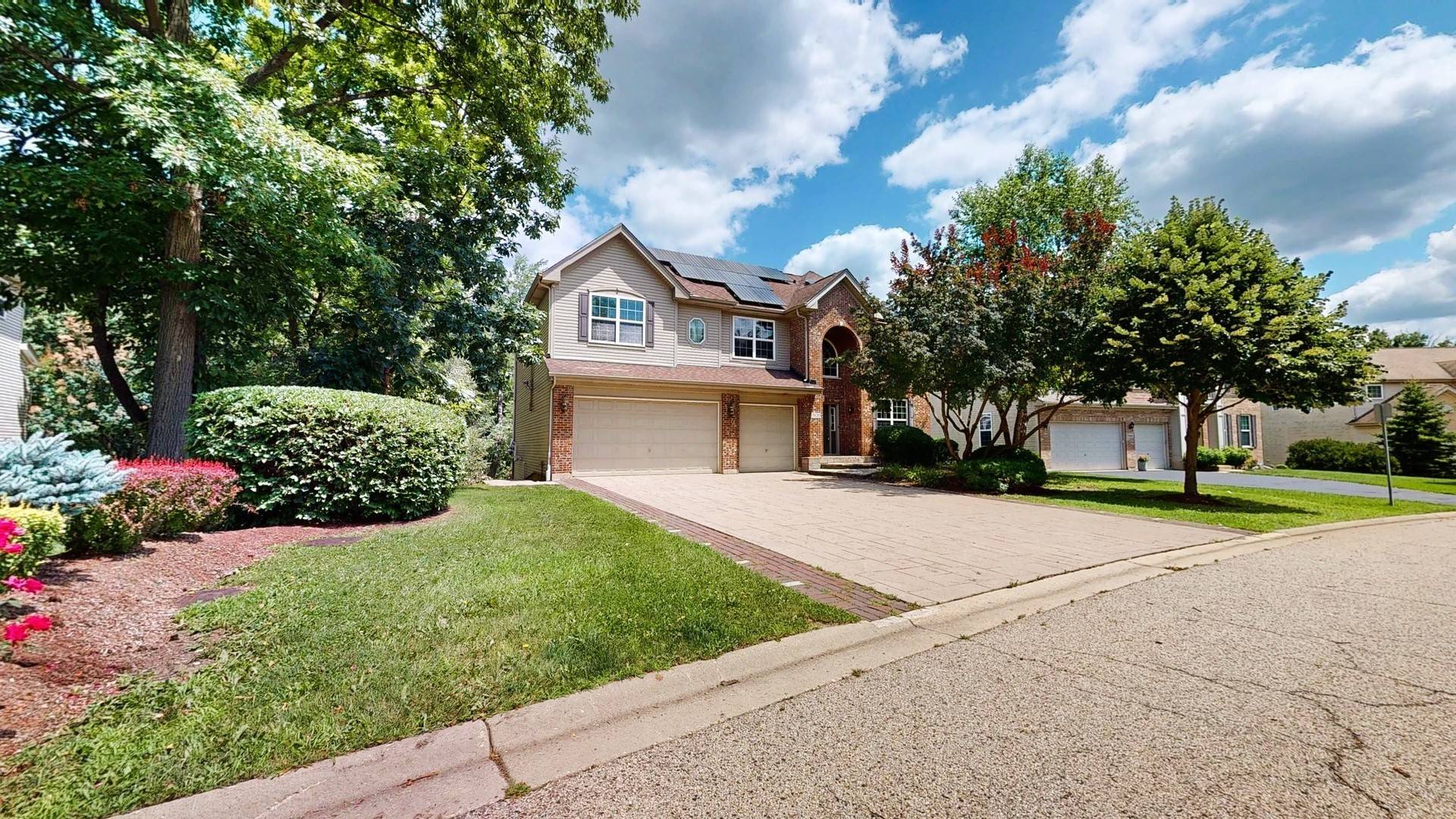 5670 Brentwood DR, Hoffman Estates, IL 60192