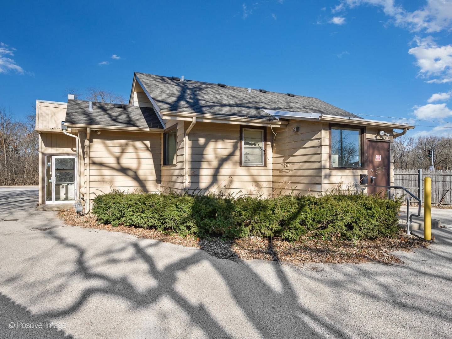 1815 Dundee RD, Northbrook, IL 60062