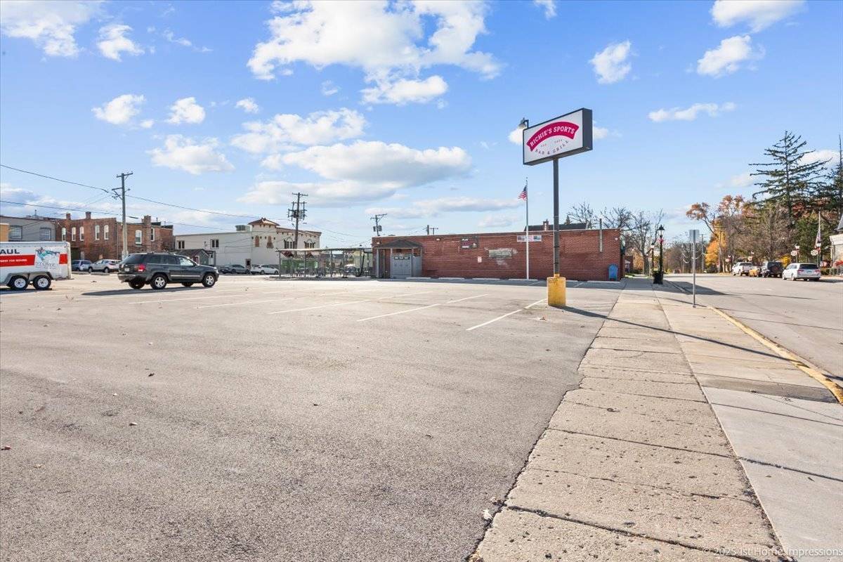 1361 Benton ST, Crete, IL 60417