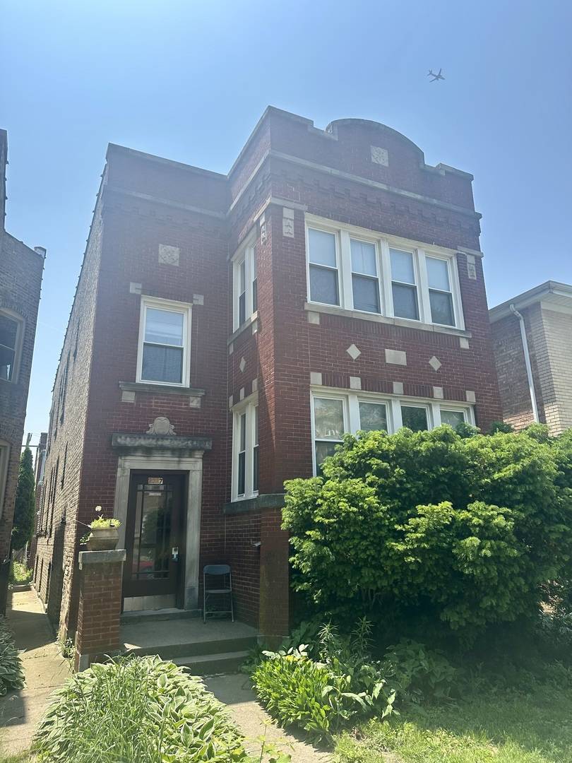 2527 W Argyle ST, Chicago, IL 60625