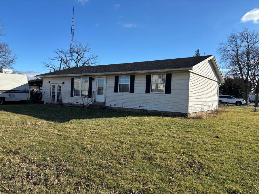 400 North ST, Donovan, IL 60931
