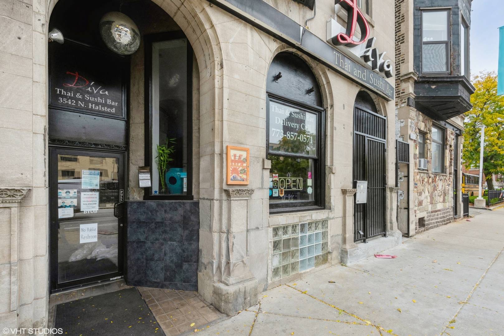 3542 N Halsted ST, Chicago, IL 60657