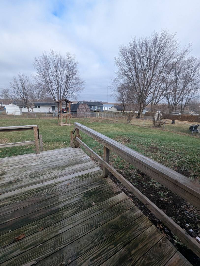 20 Academy ST, German Valley, IL 61039