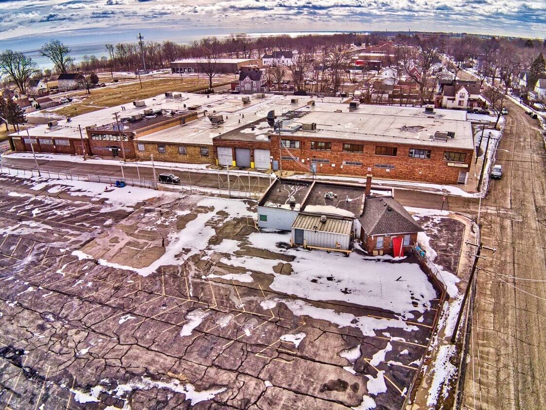 651 S Martin Luther King Jr AVE, Waukegan, IL 60085
