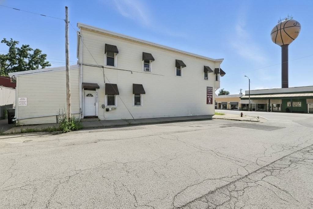 9936 Main ST, Hebron, IL 60034