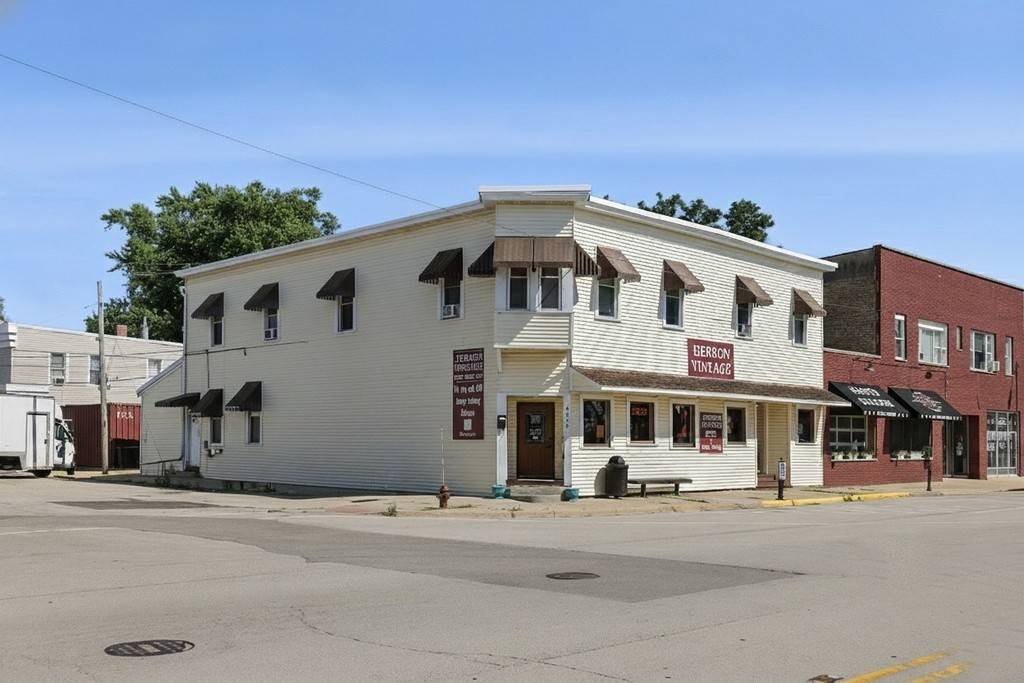 9936 Main ST, Hebron, IL 60034
