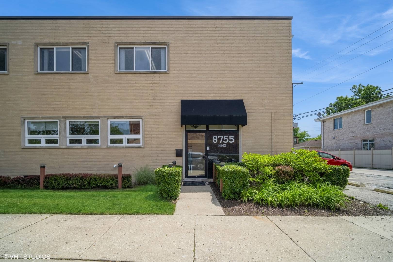 8755 Trumbull AVE, Skokie, IL 60076