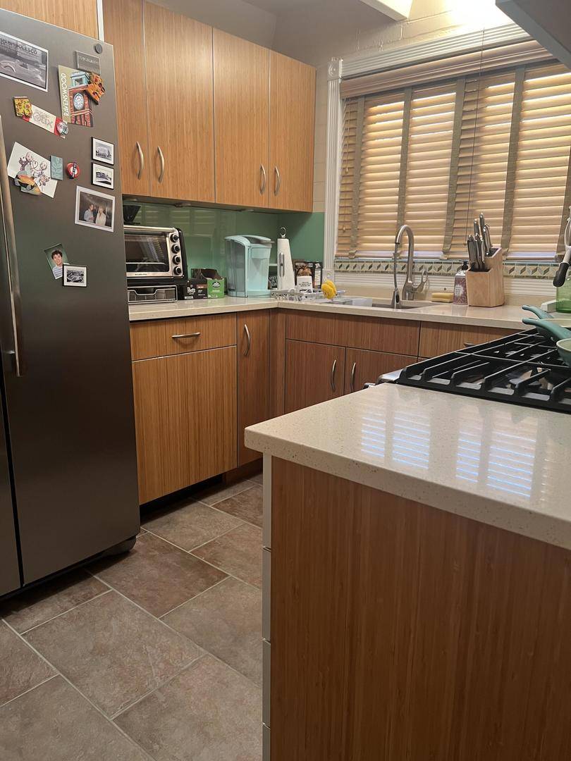 1122 W Lunt AVE #6C, Chicago, IL 60626