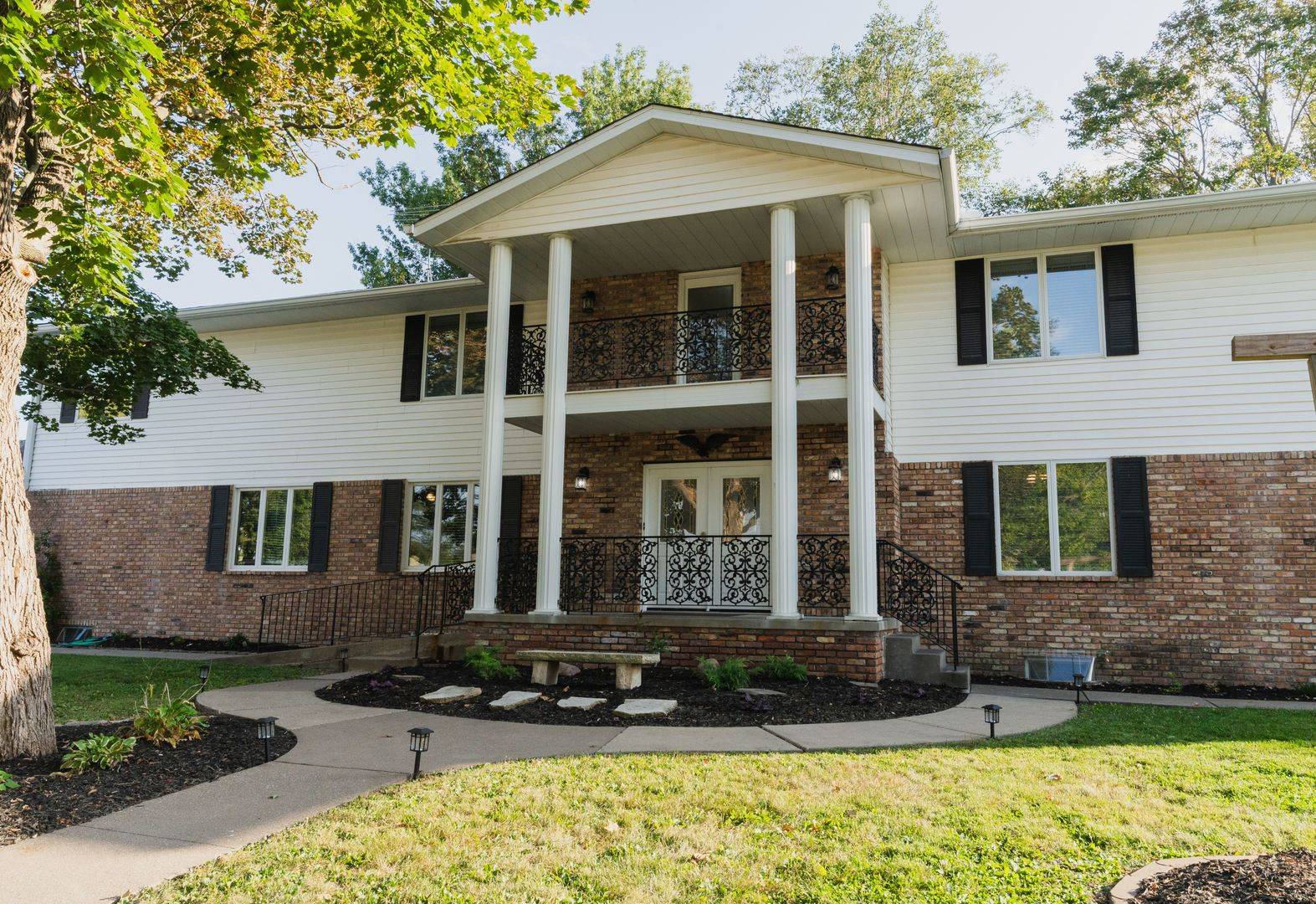 807 3rd ST, Durant, IA 52747