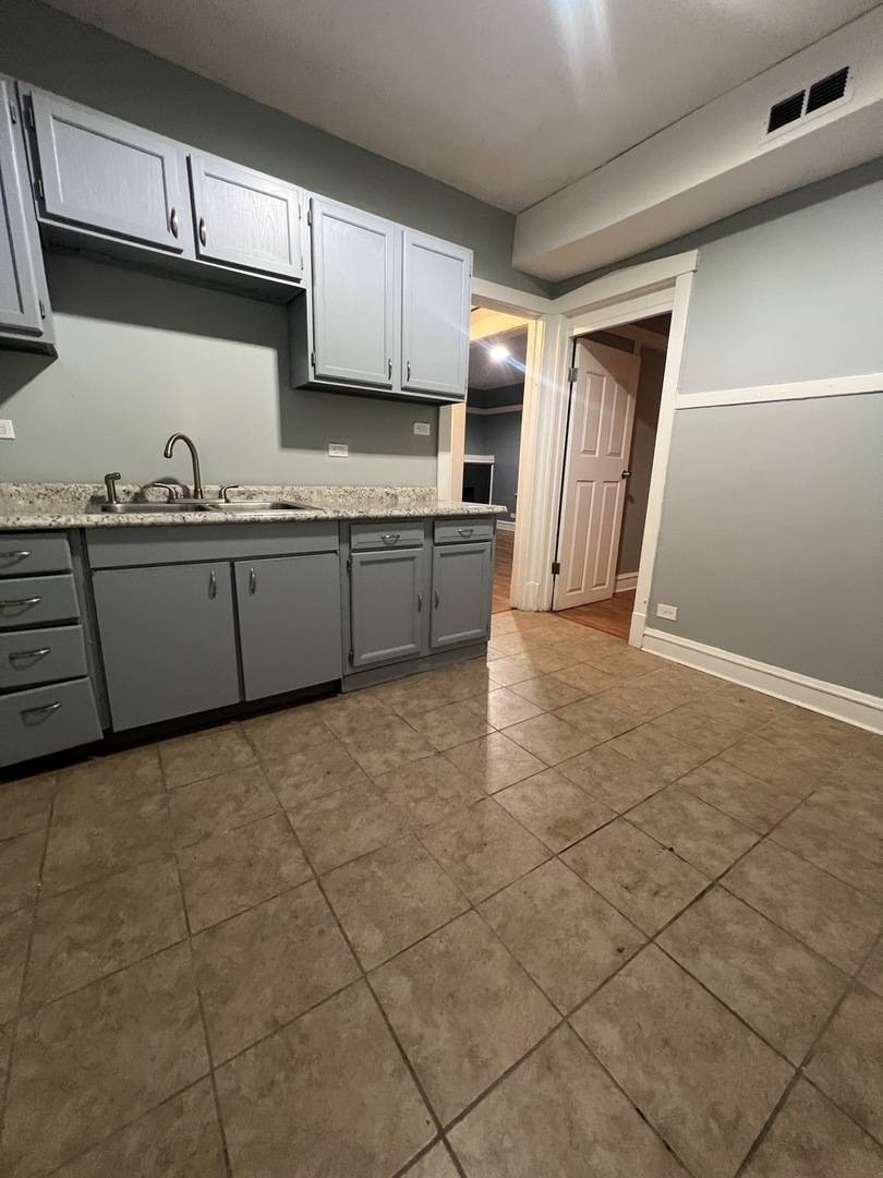 7800 S Burnham AVE #1W, Chicago, IL 60649