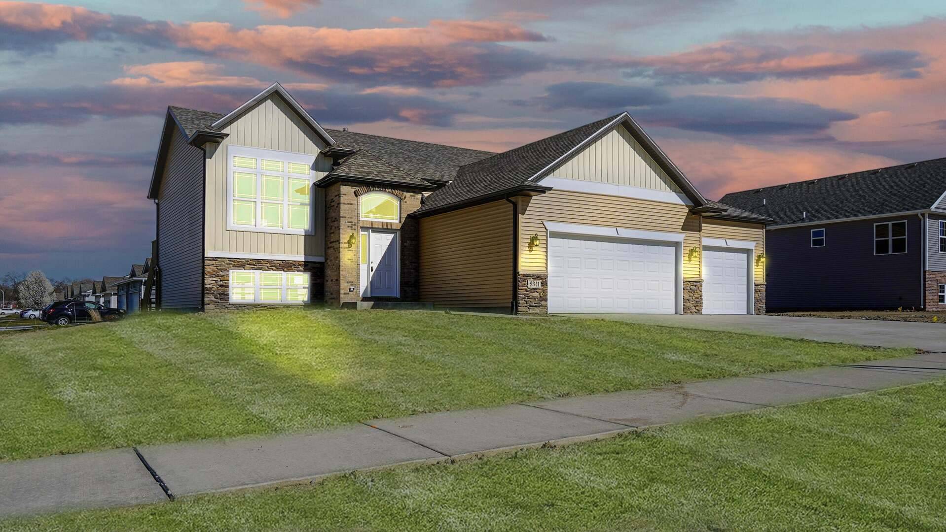 8240 DYLAN DR, Merrillville, IN 46410