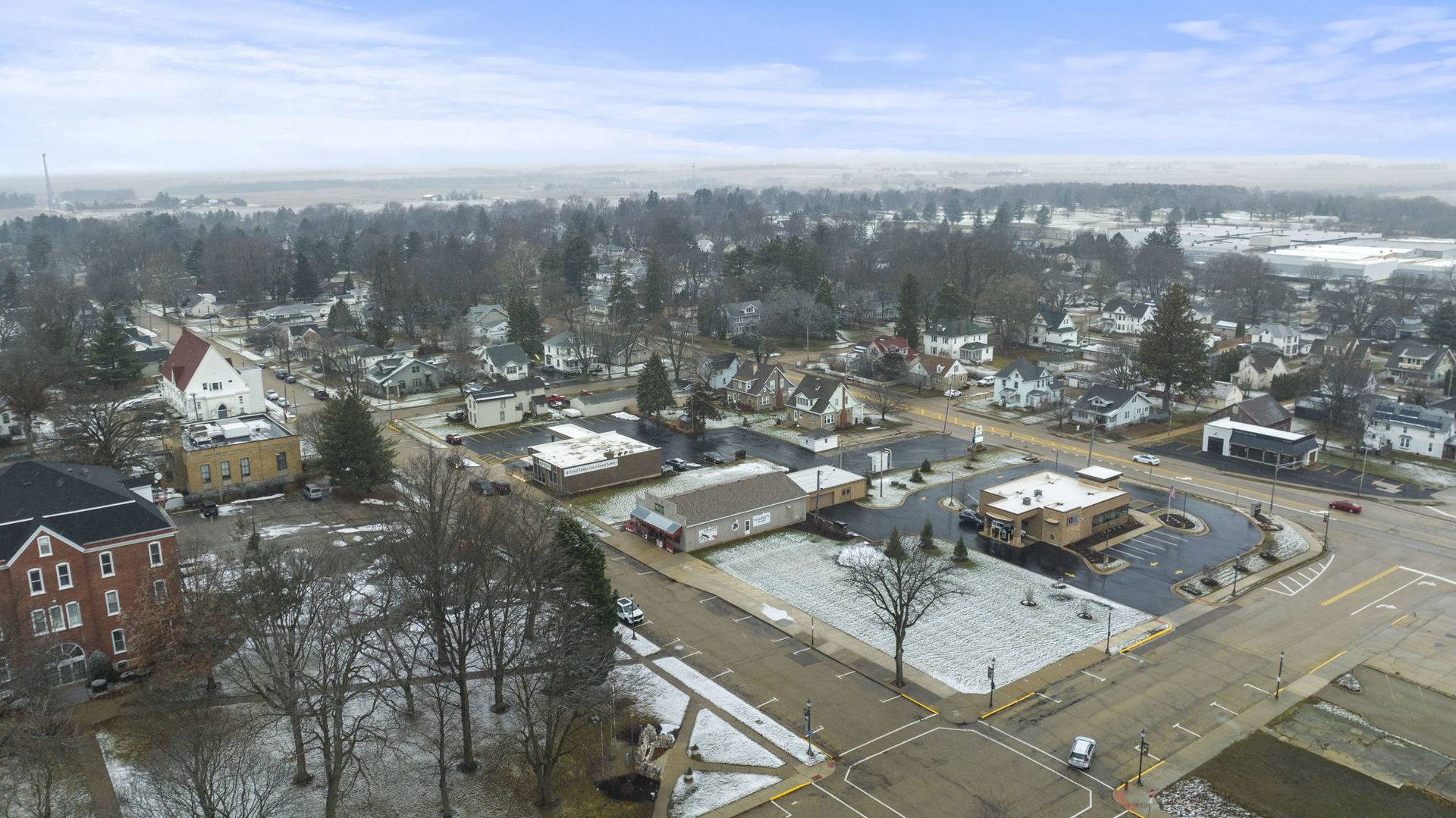 12 Main ST, Mount Morris, IL 61054