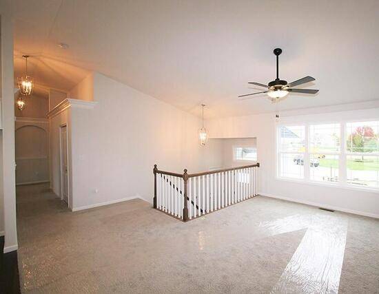 8252 Dylan DR, Merrillville, IN 46410