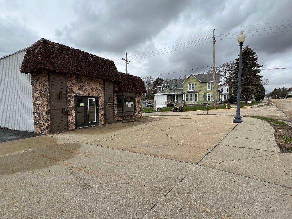 221 W Galena AVE, Freeport, IL 61032