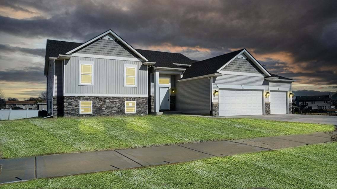 8246 Dylan DR, Merrillville, IN 46410