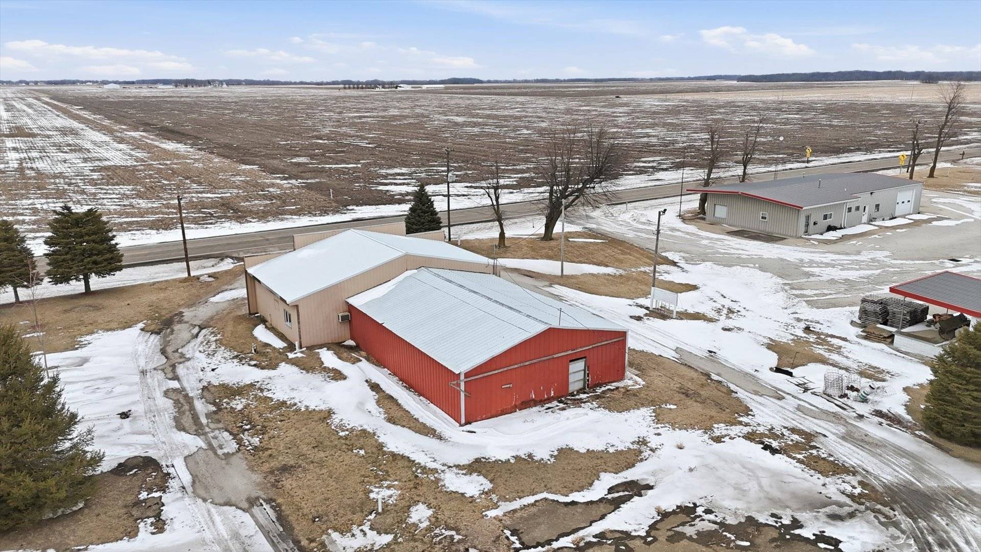1275 E State Rt 49 HWY, Cissna Park, IL 60924