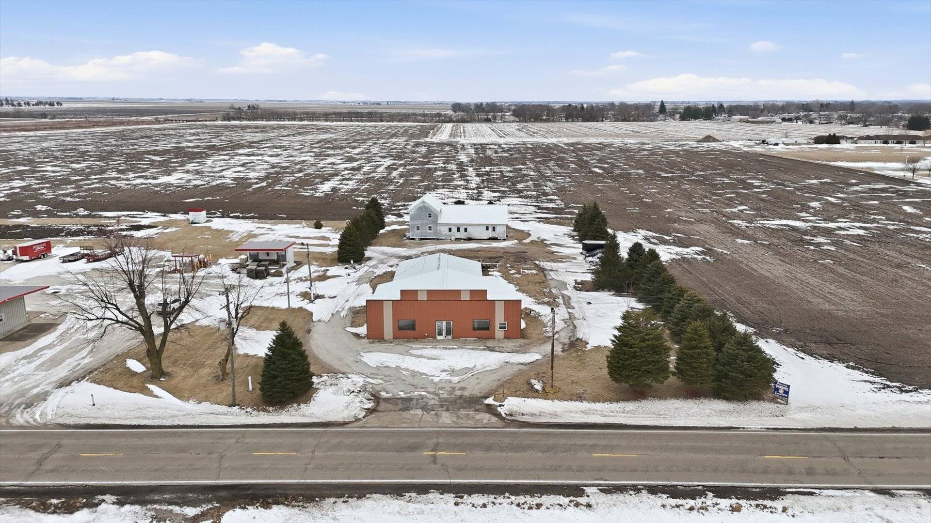 1275 E State Rt 49 HWY, Cissna Park, IL 60924