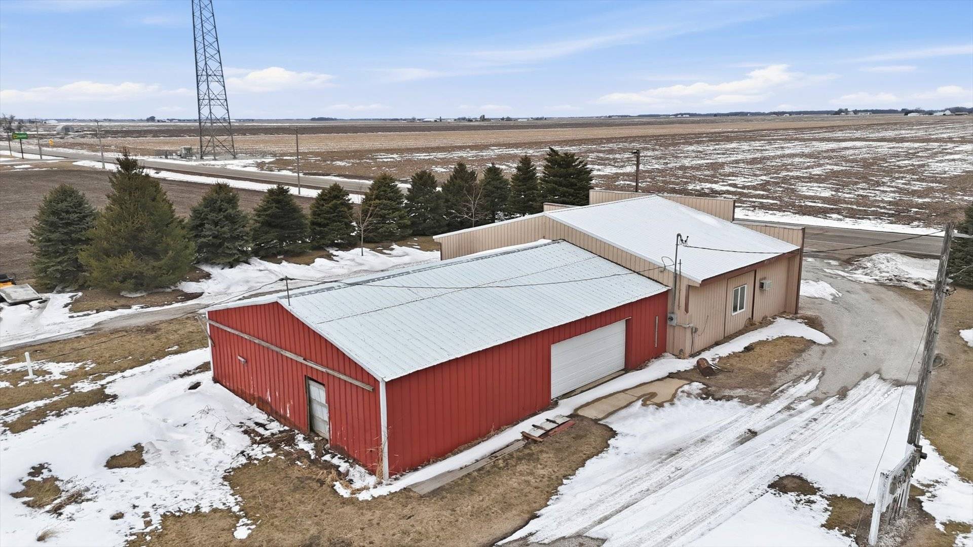 1275 E State Rt 49 HWY, Cissna Park, IL 60924