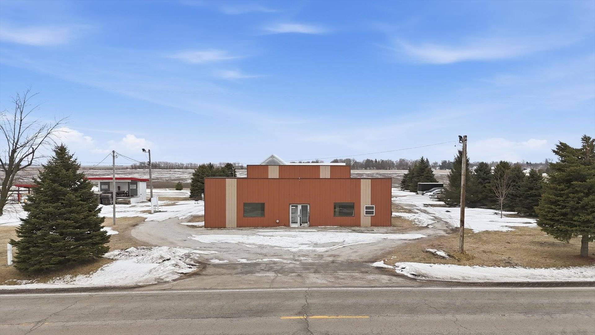 1275 E State Rt 49 HWY, Cissna Park, IL 60924