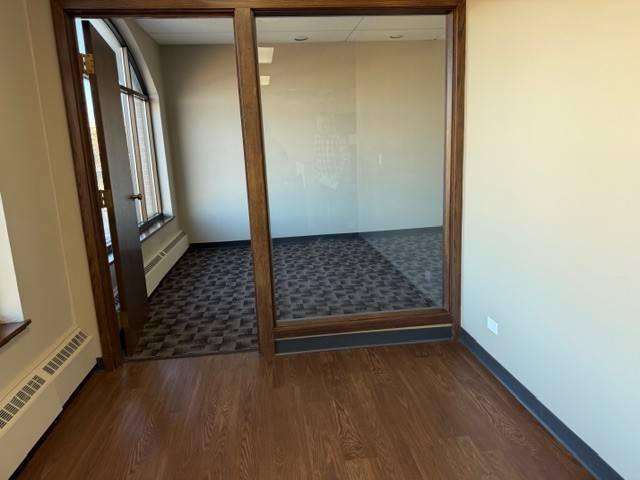 18 W Burlington AVE, La Grange, IL 60525