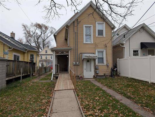 806 24th ST, Rock Island, IL 61201