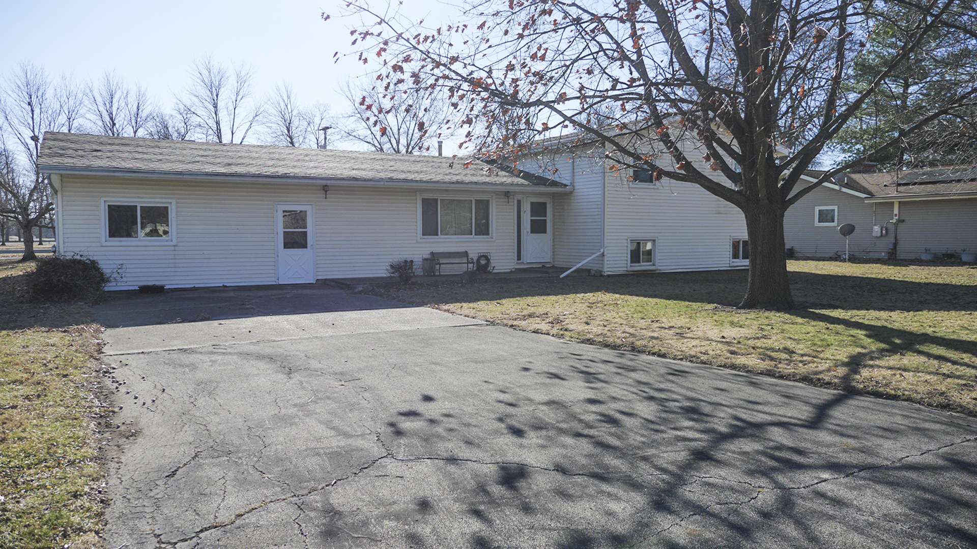 7 Birch LN, Villa Grove, IL 61956