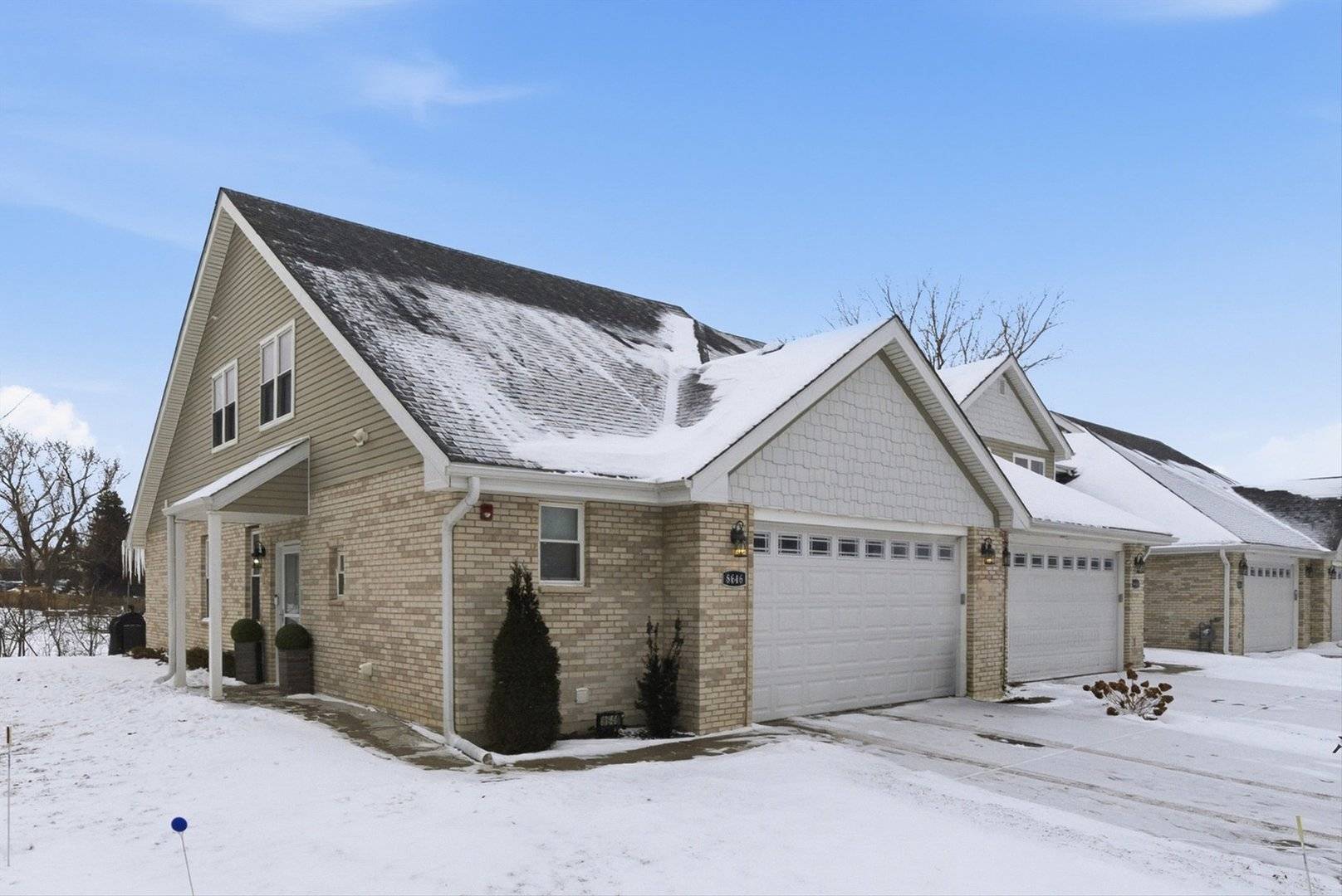 8646 Covington DR, Justice, IL 60458
