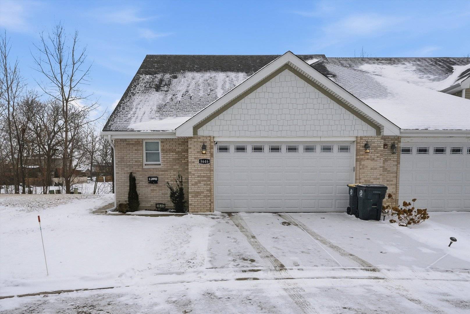 8646 Covington DR, Justice, IL 60458