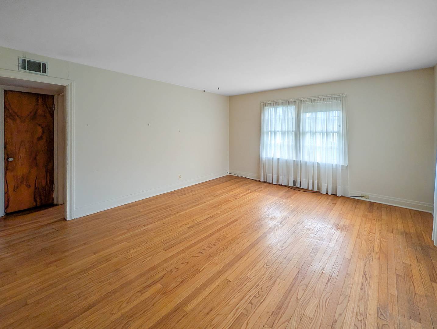9319 N Knight AVE, Des Plaines, IL 60016