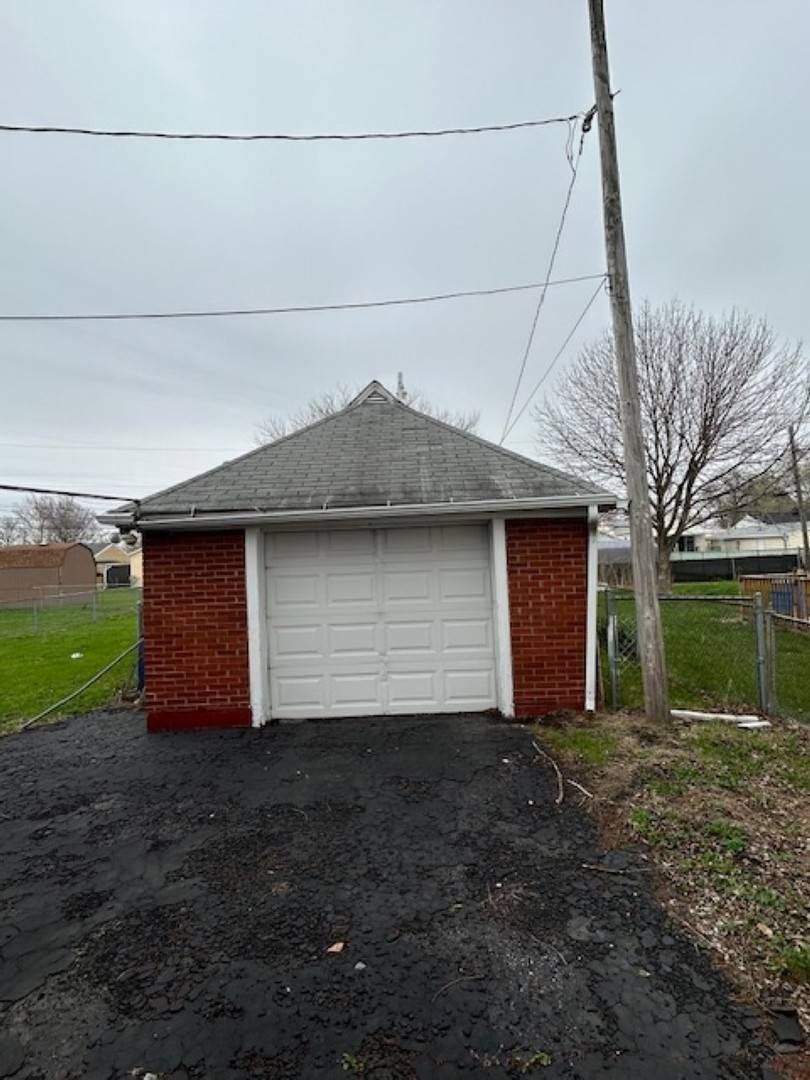 421 4th ST E, Milan, IL 61264