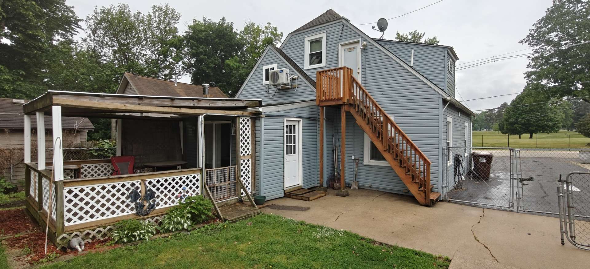 616 Daisyfield RD, Rockford, IL 61102
