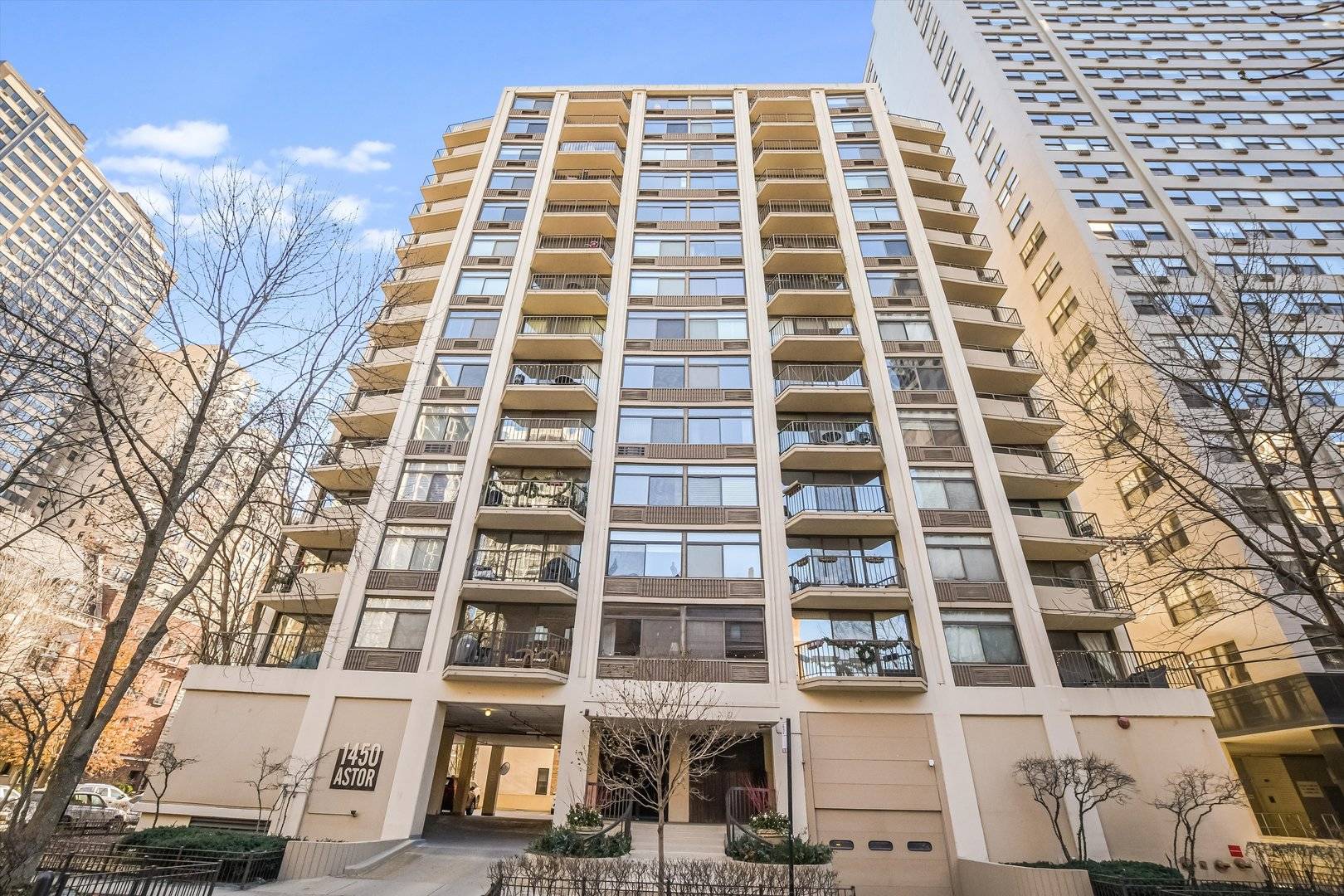 1450 N Astor ST #15AB, Chicago, IL 60610