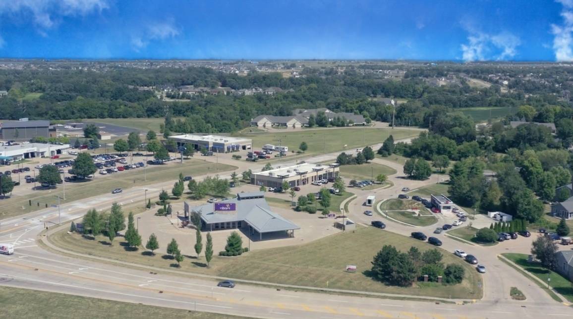 3260 Ridge Pointe RD, Bettendorf, IA 52722