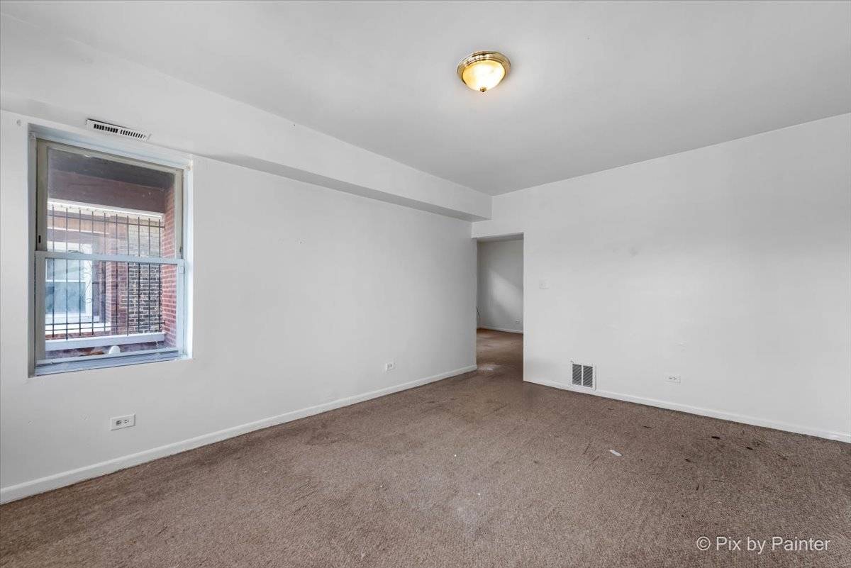 7030 S Artesian AVE, Chicago, IL 60629