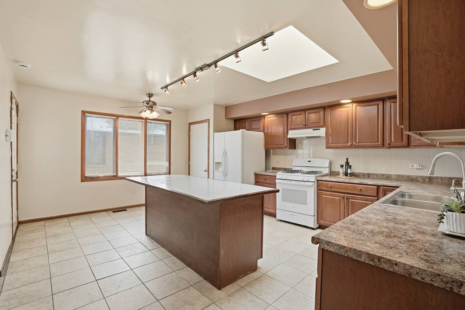 15641 Cottage Grove AVE, Dolton, IL 60419