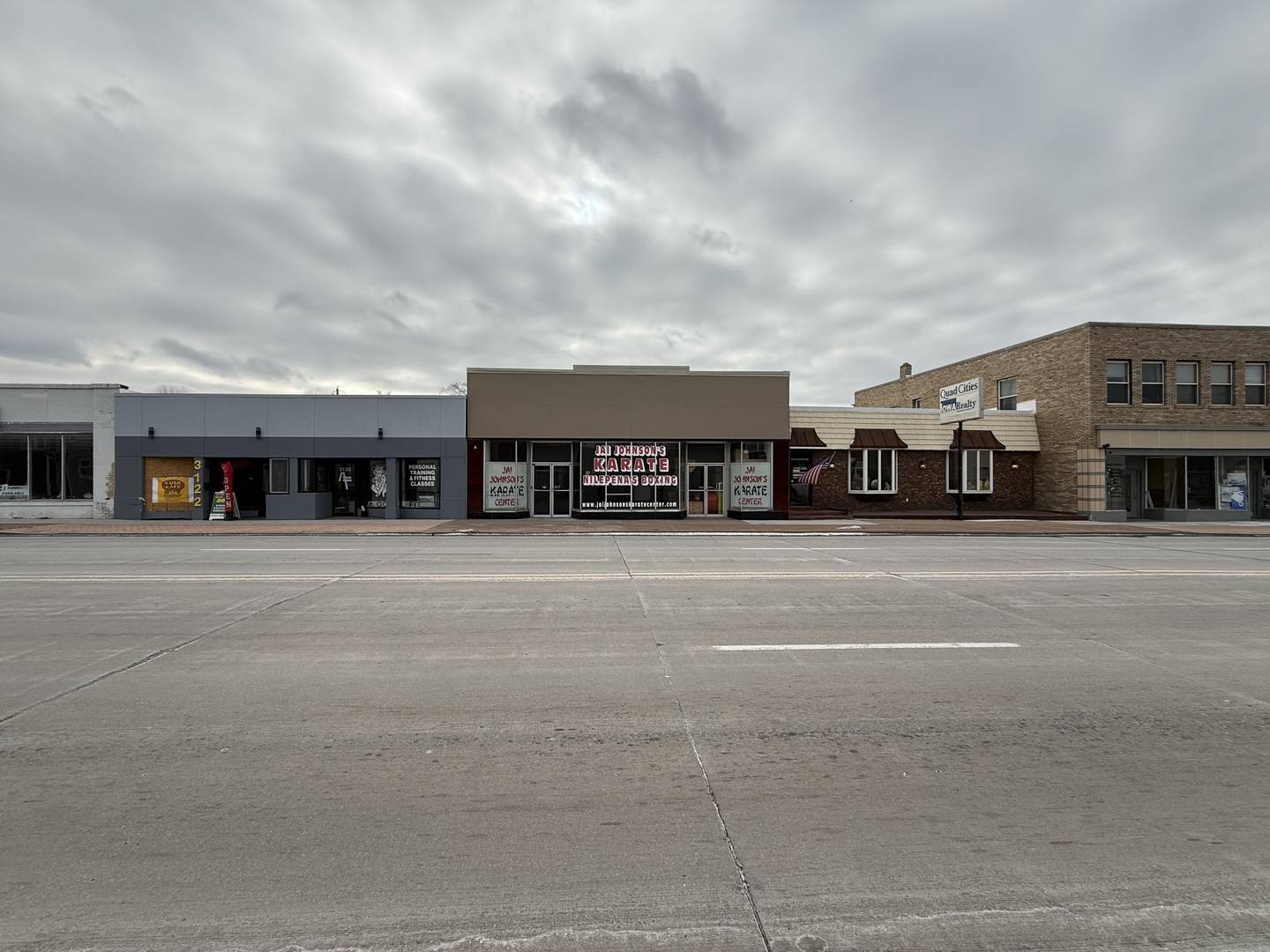 3112 Avenue of the Cities AVE, Moline, IL 61265