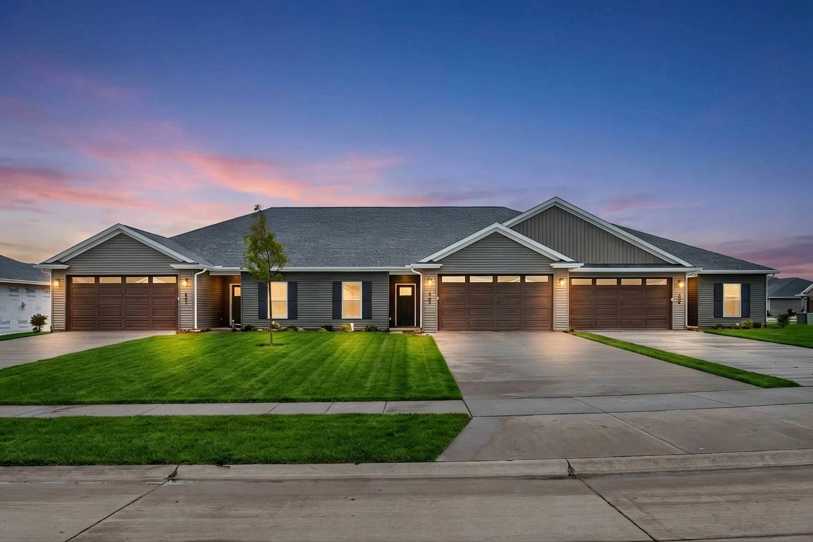 425 N 2ND AVE, Eldridge, IA 52748
