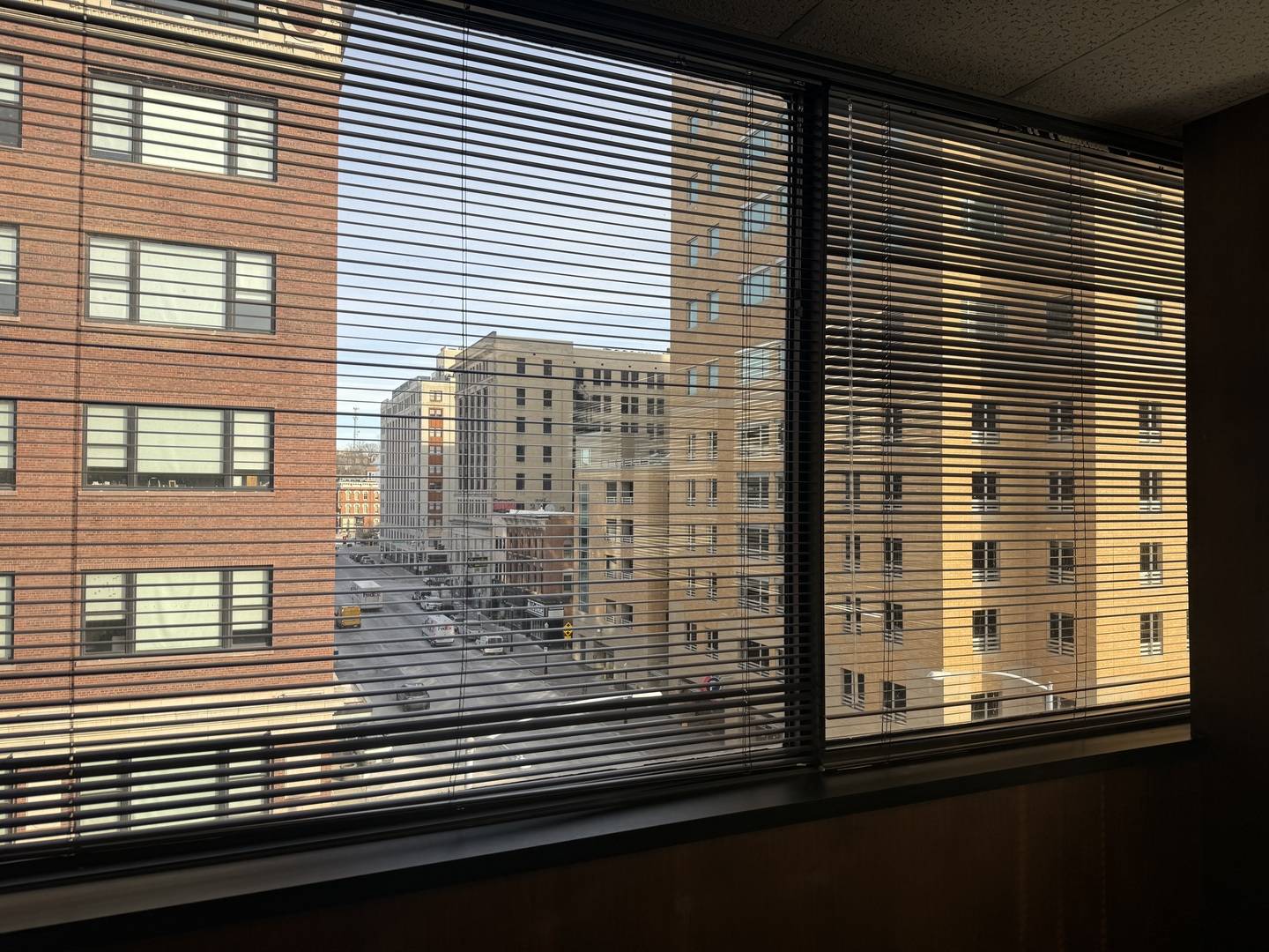 101 W 2ND ST #501, Davenport, IA 52801
