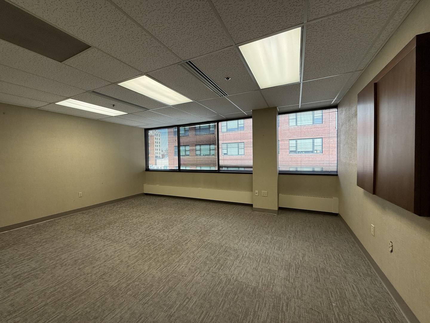 101 W 2ND ST #501, Davenport, IA 52801