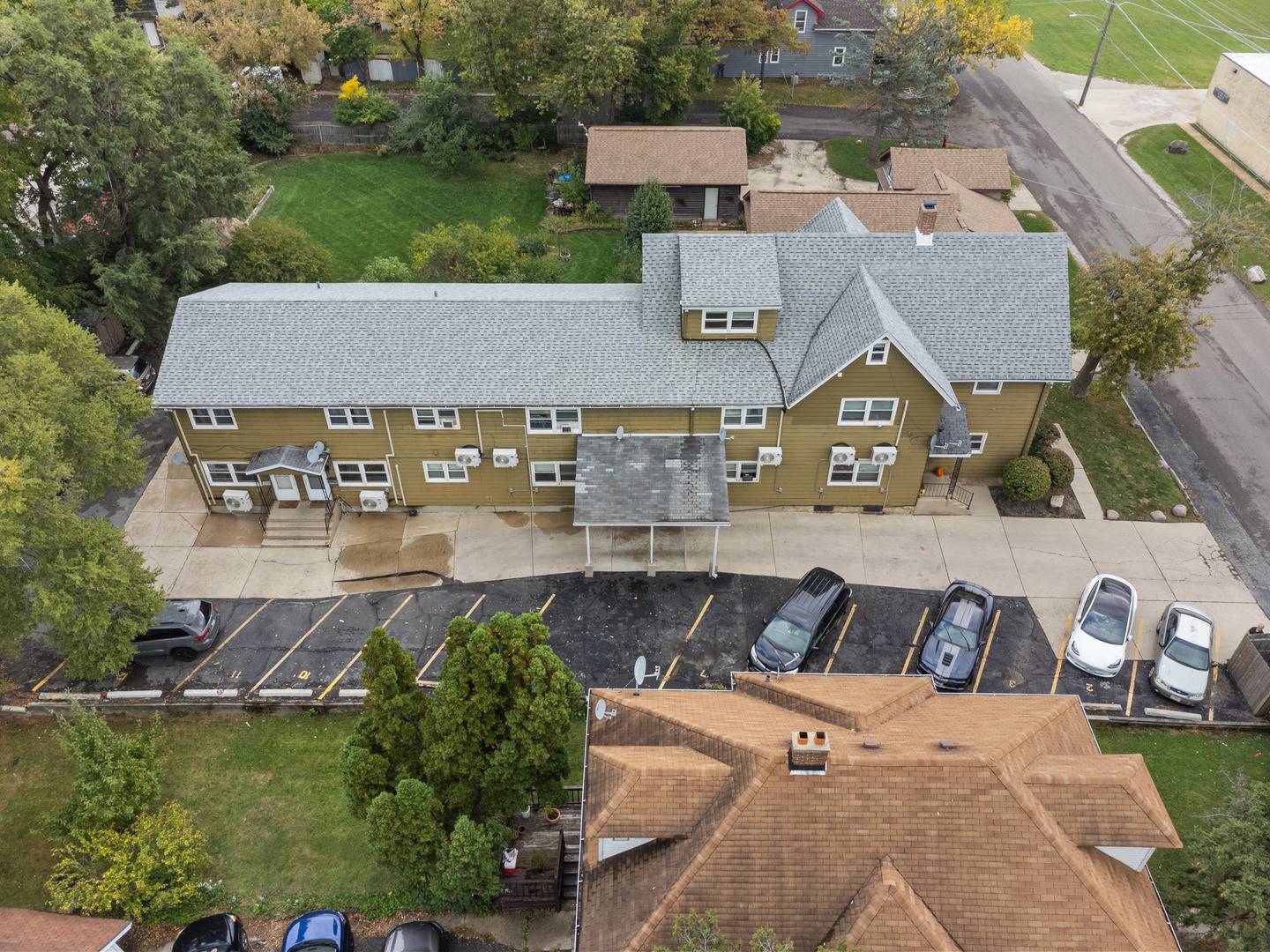 304 Hankes AVE, Aurora, IL 60505