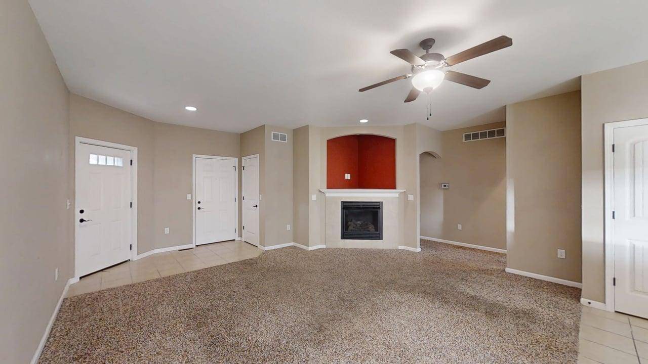 1709 Timber Wolf LN #C, Mahomet, IL 61853