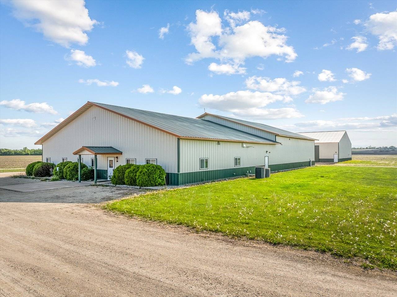 11635 Wange RD, Capron, IL 61012