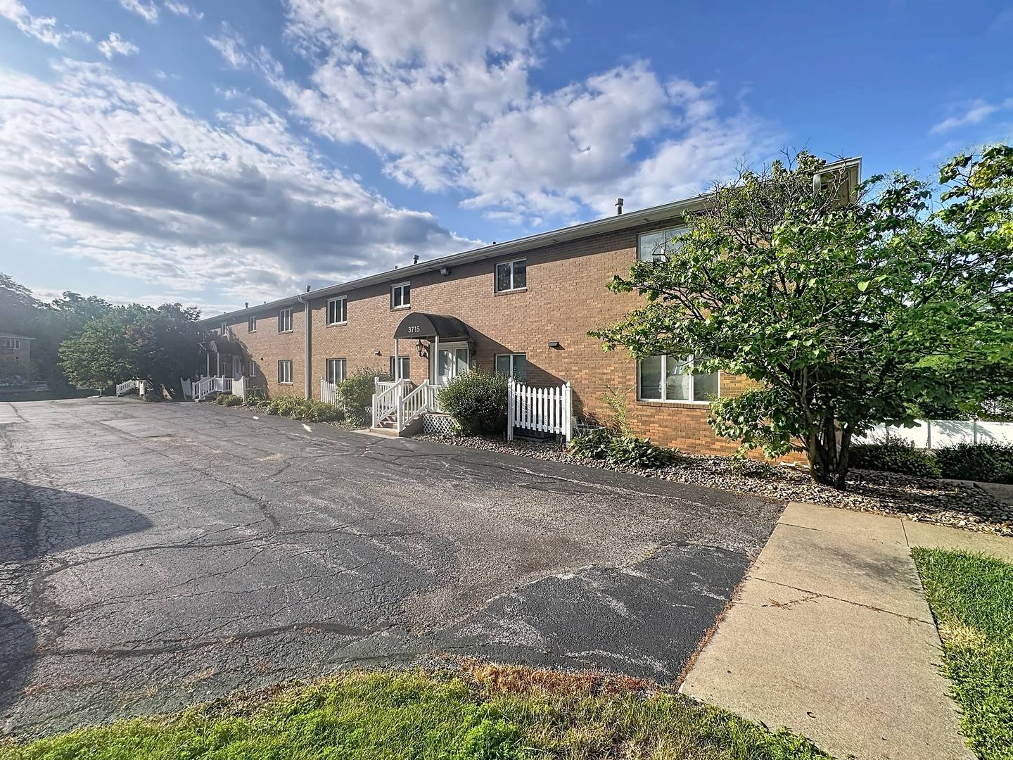 3715 35th ST #3, Moline, IL 61265