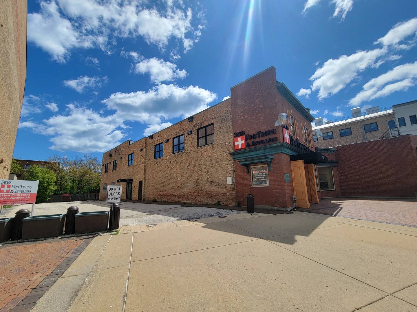 1913-15 Sheridan RD, Highland Park, IL 60035