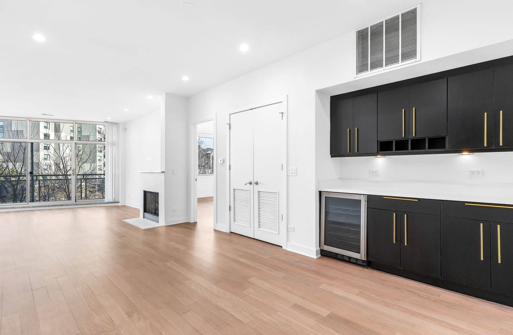 914 W Hubbard ST #304, Chicago, IL 60642