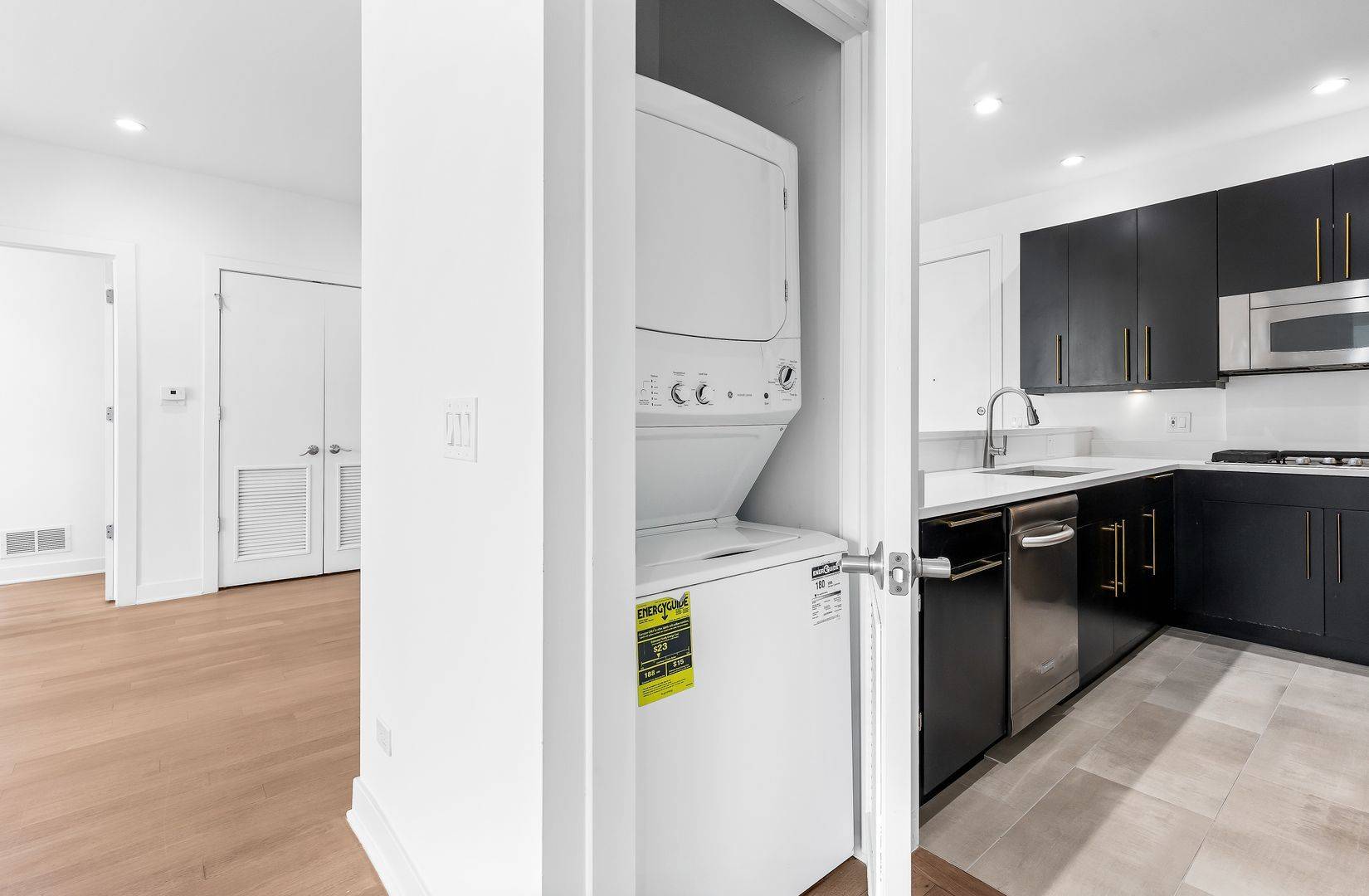 914 W Hubbard ST #304, Chicago, IL 60642