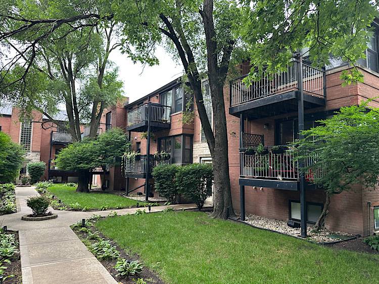 7334 N Winchester AVE #2E, Chicago, IL 60626