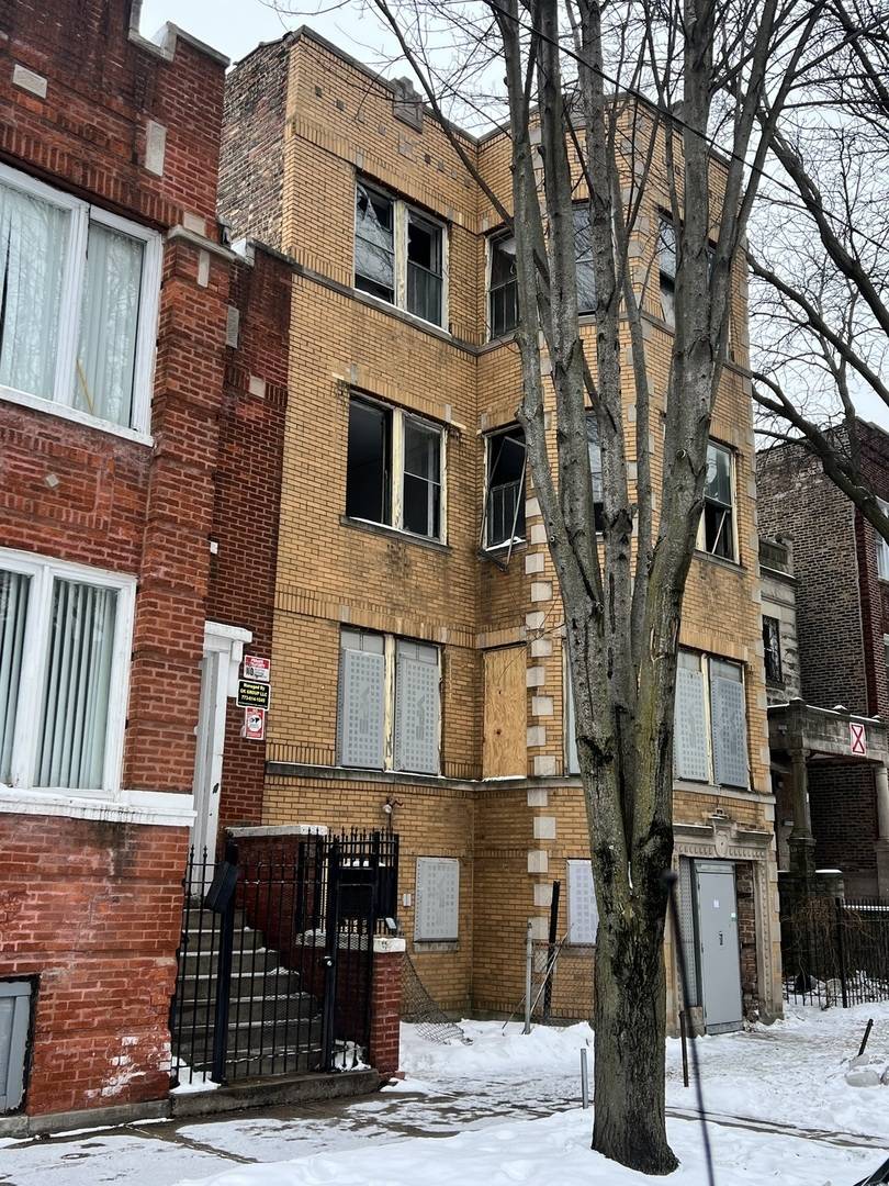 3827 W Fillmore ST, Chicago, IL 60624