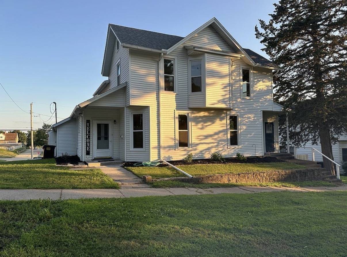 616 10th AVE, Fulton, IL 61252